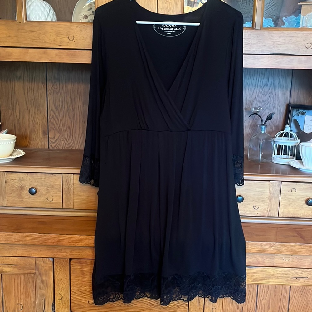 Soma women’s size large loungewear faux wrap lounge, 3/4 sleeves, soft lace trim